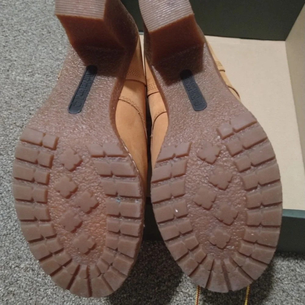 Ladies Timberland boots - Picture 3 of 3